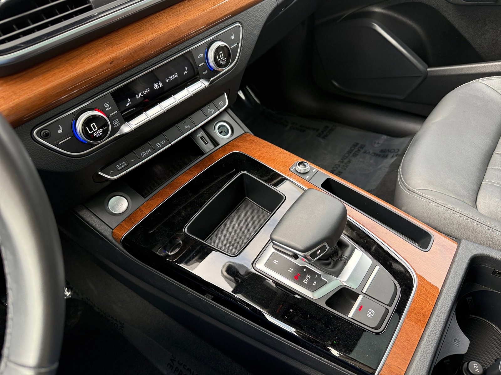 Used 2022 Audi Q5 2.0T Premium image 13