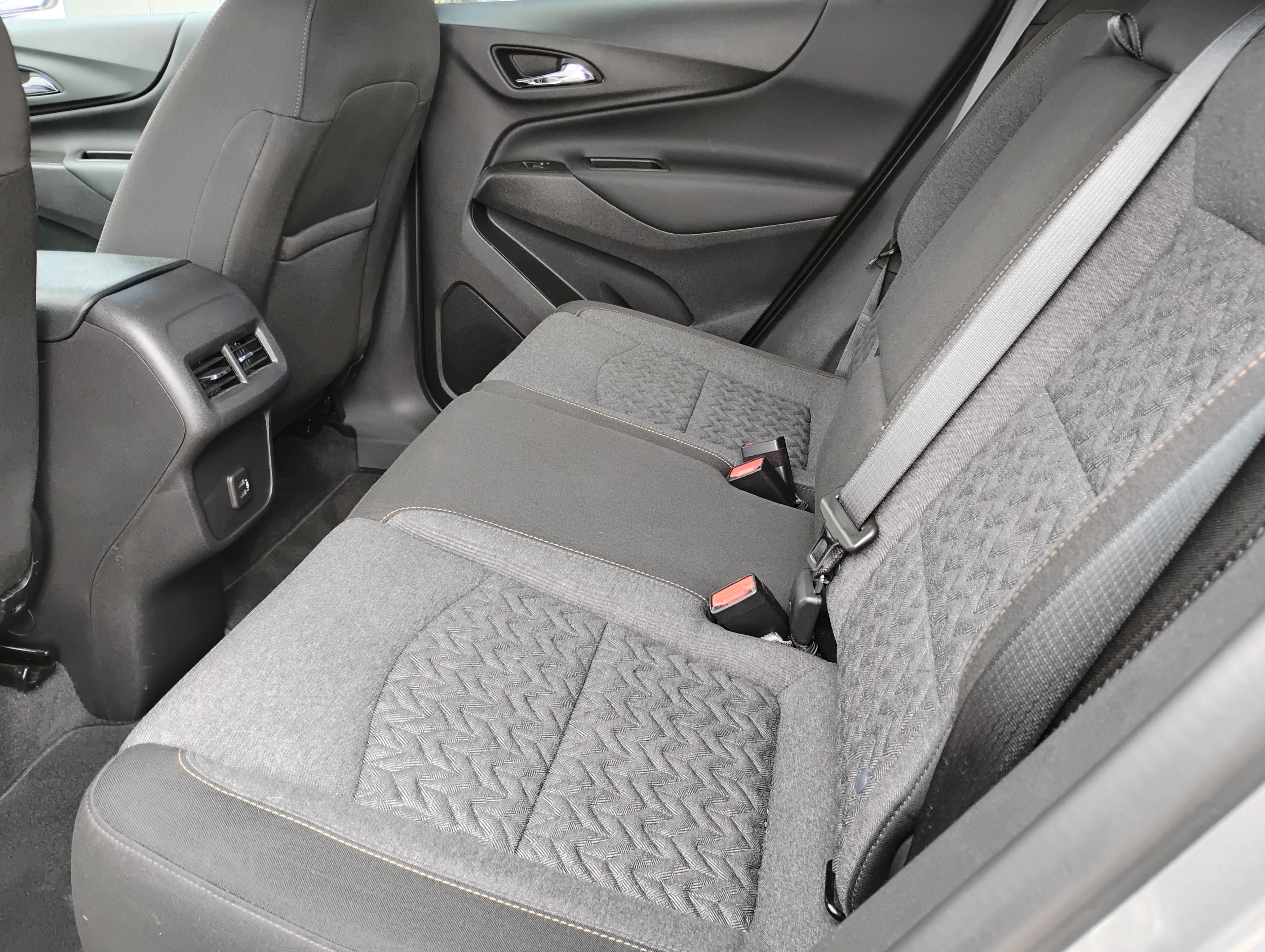 Used 2024 Chevrolet Equinox LT FWD image 17