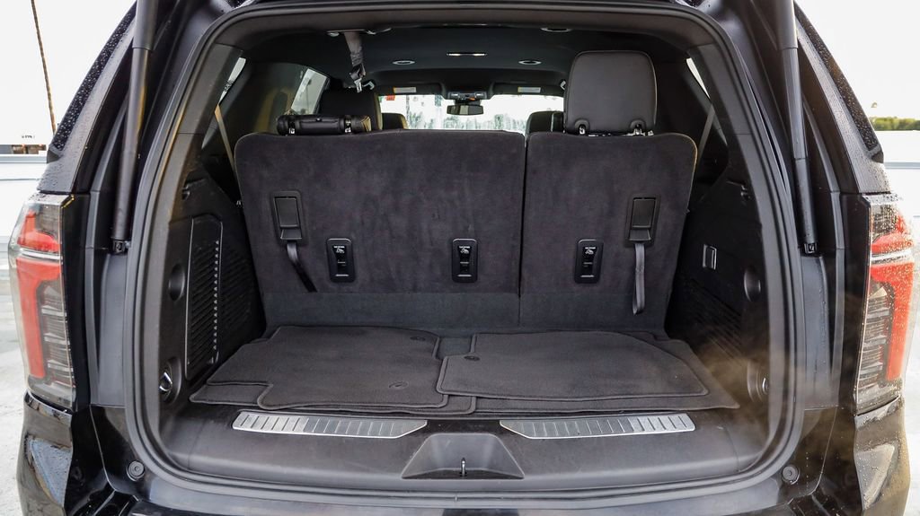 Used 2025 Chevrolet Tahoe Z71 AWD/4WD image 31