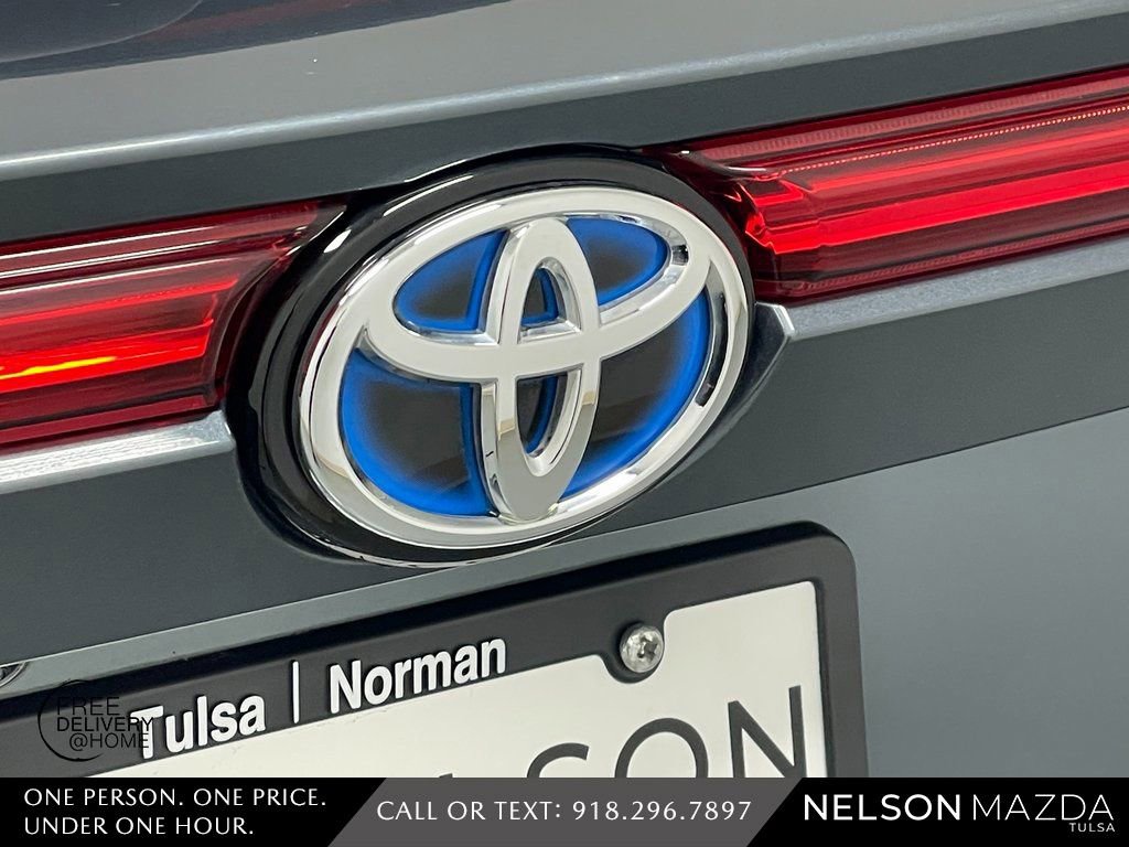 Used 2021 Toyota Venza XLE w/ Softex Package image 16