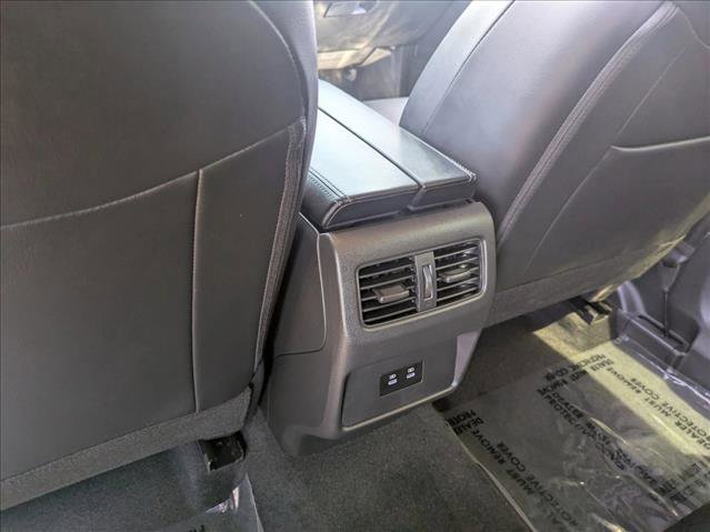 Used 2025 Nissan Rogue SV w/ SV Premium Package image 17