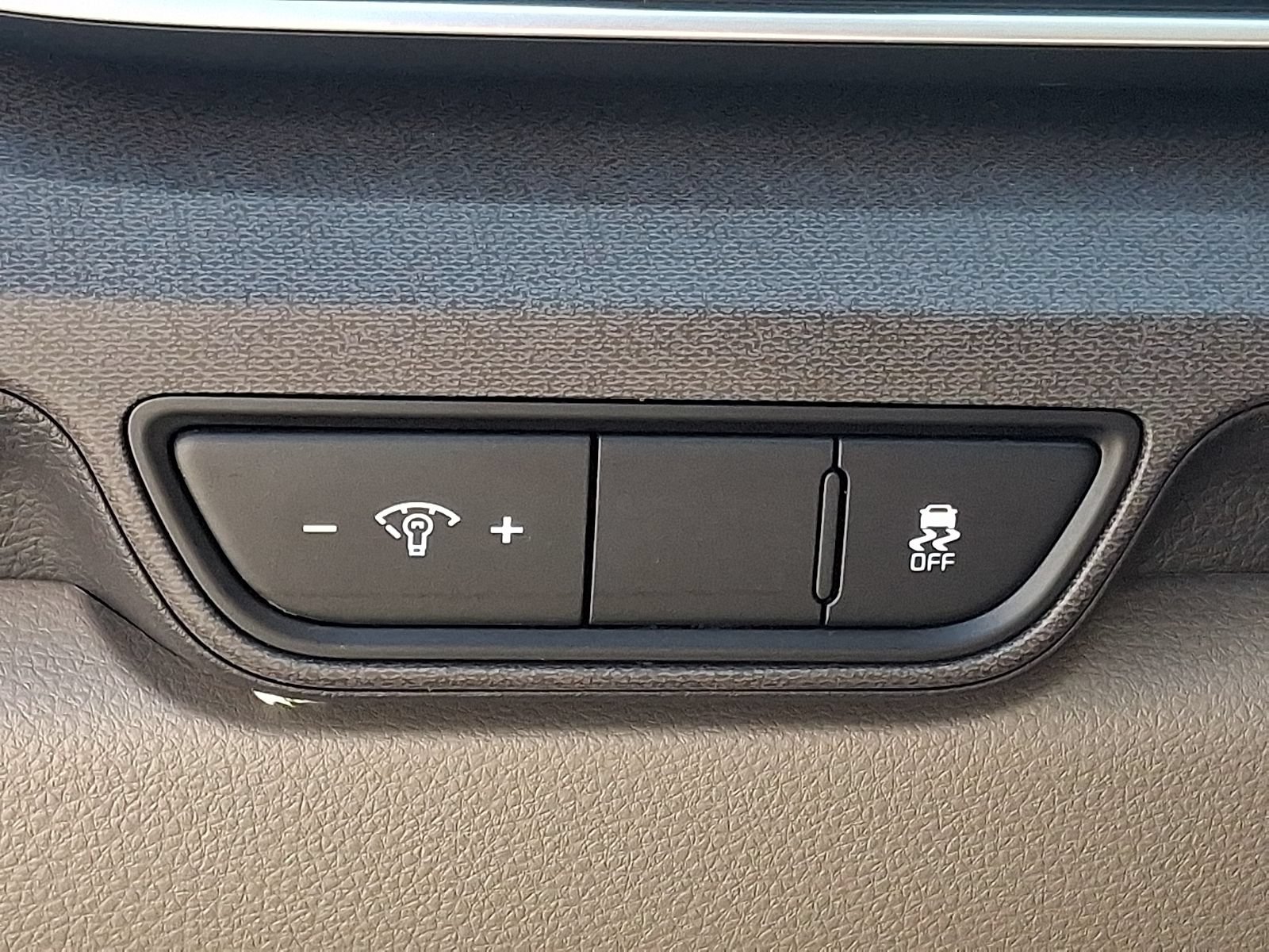 Certified 2025 Kia Carnival EX FWD image 26