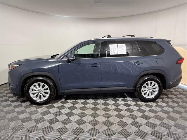 Used 2024 Toyota Grand Highlander XLE AWD/4WD image 3
