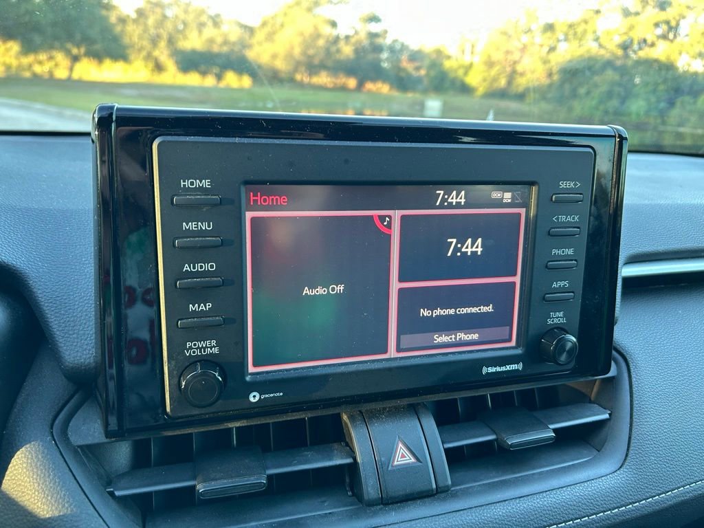 Used 2020 Toyota RAV4 LE image 23