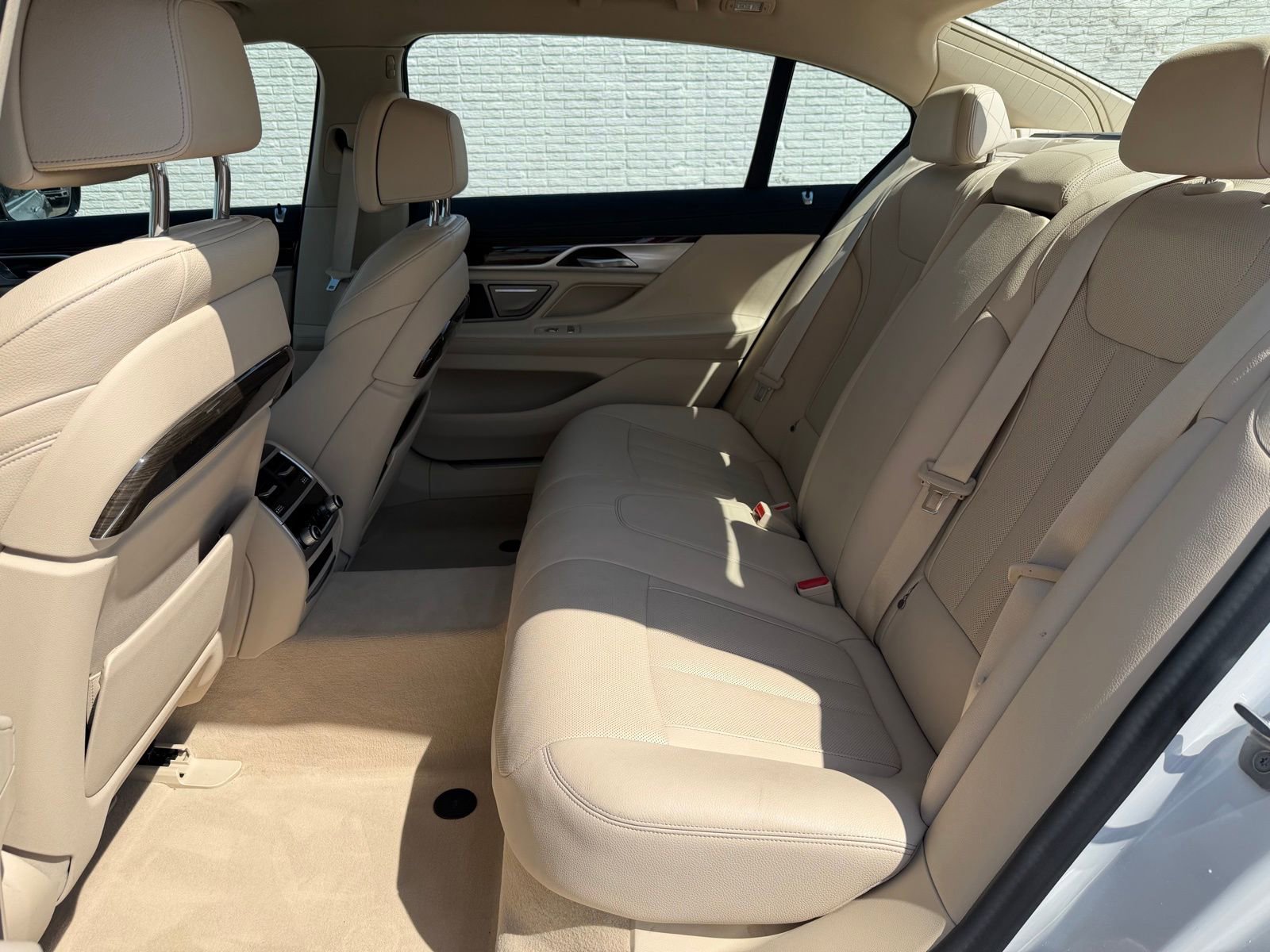 Used 2021 BMW 740i RWD image 21