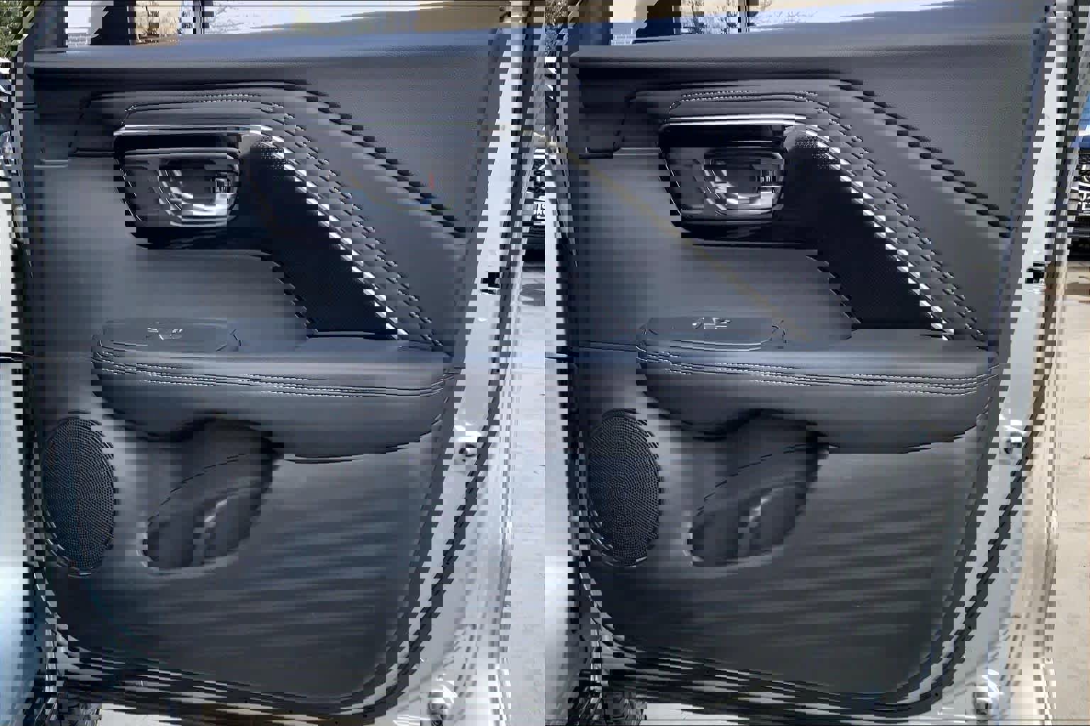 Used 2025 Acura ADX AWD image 22