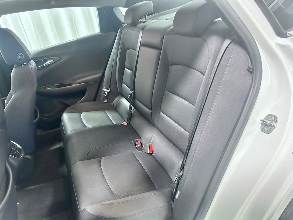 Used 2016 Chevrolet Malibu LT image 21