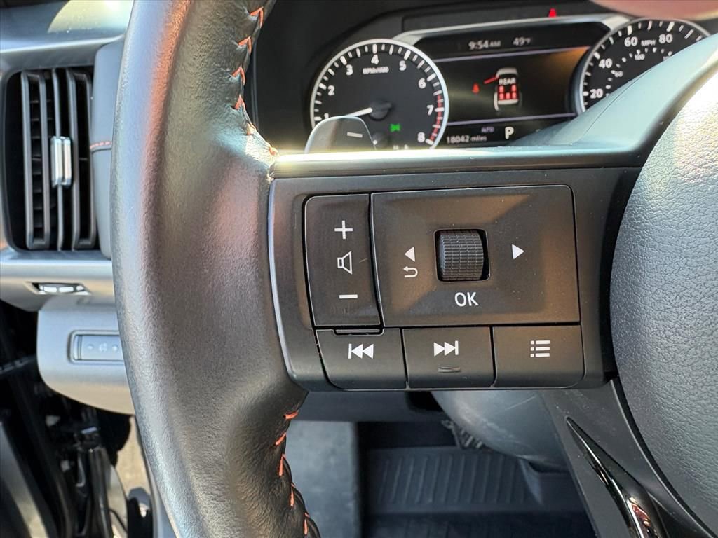 Used 2025 Nissan Pathfinder Rock Creek image 12