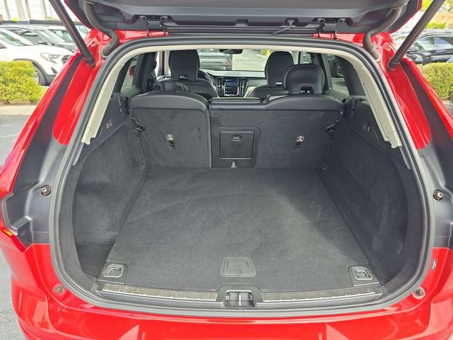 Used 2022 Volvo XC60 B5 Inscription image 8