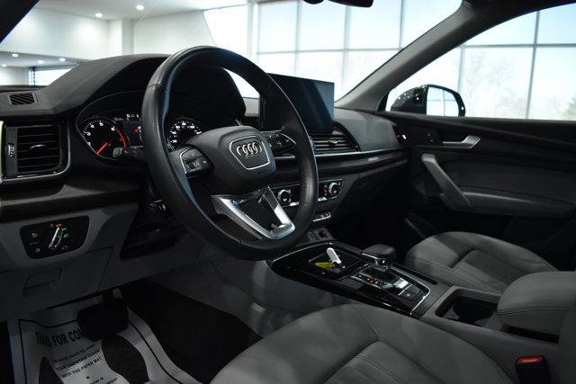 Used 2023 Audi Q5 2.0T Premium w/ Convenience Package image 14