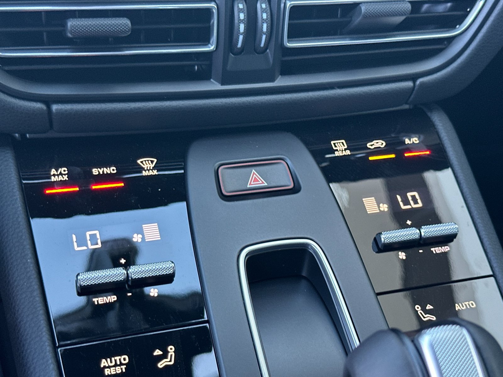 New 2026 Porsche Macan AWD/4WD image 19