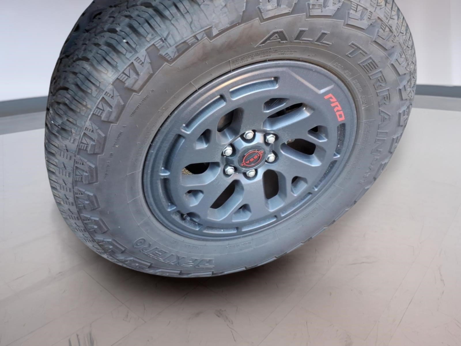 Used 2026 Nissan Frontier PRO-4X AWD/4WD image 5