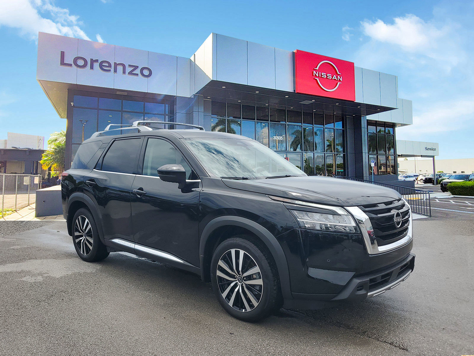 Certified 2024 Nissan Pathfinder Platinum w/ Cargo Package image 3