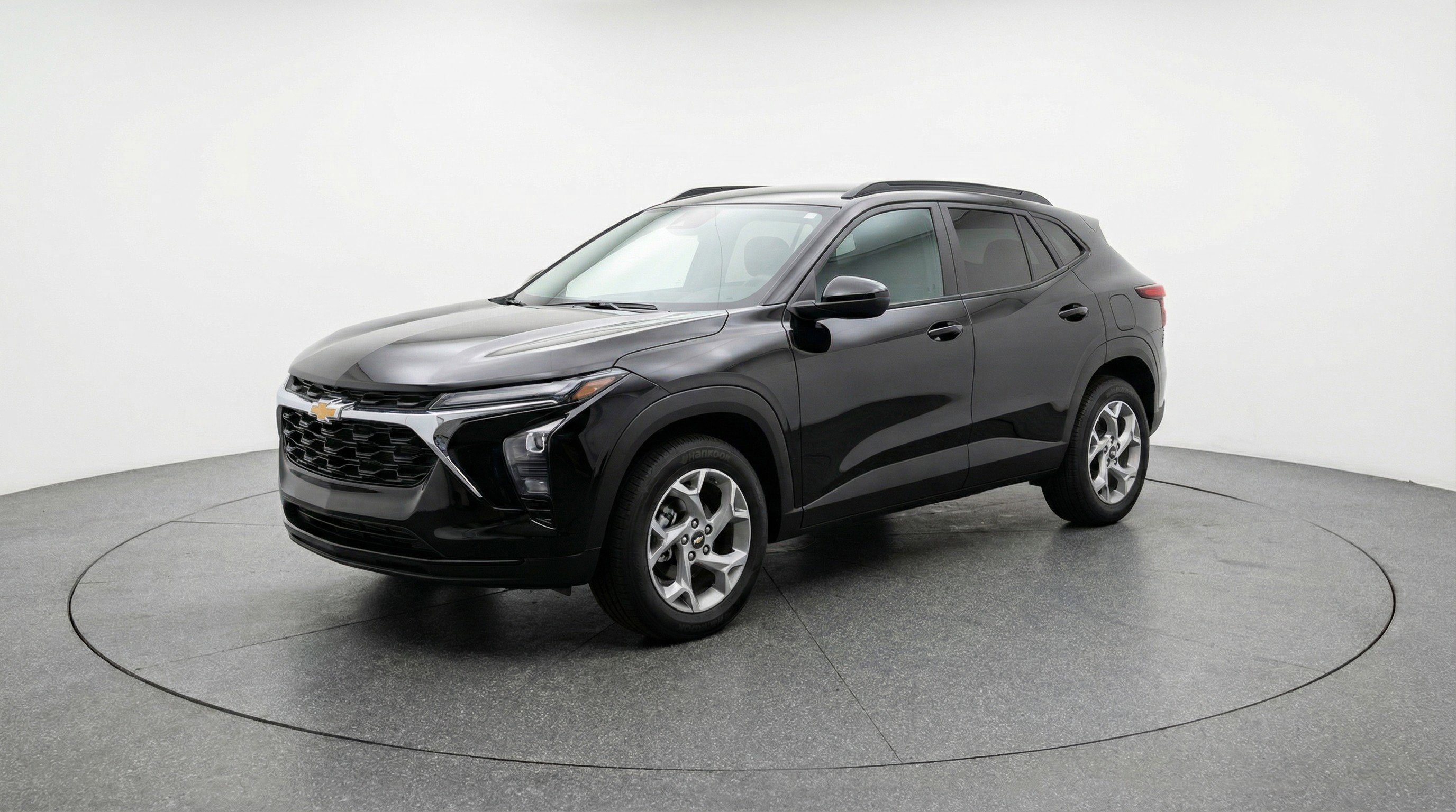 Used 2025 Chevrolet Trax LT image 3