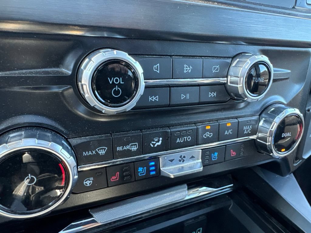 Used 2024 Ford F250 Lariat w/ Lariat Ultimate Package AWD/4WD image 19