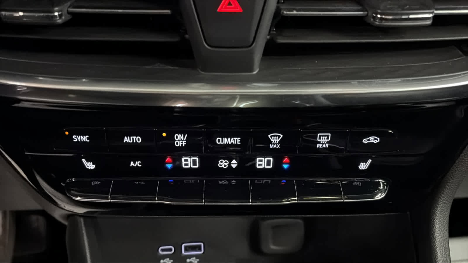 Certified 2024 Buick Encore GX Avenir w/ Avenir Technology Package image 18