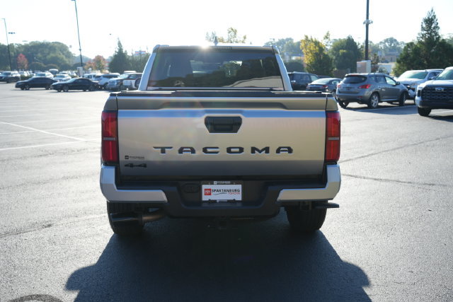 Used 2025 Toyota Tacoma TRD Sport AWD/4WD image 6