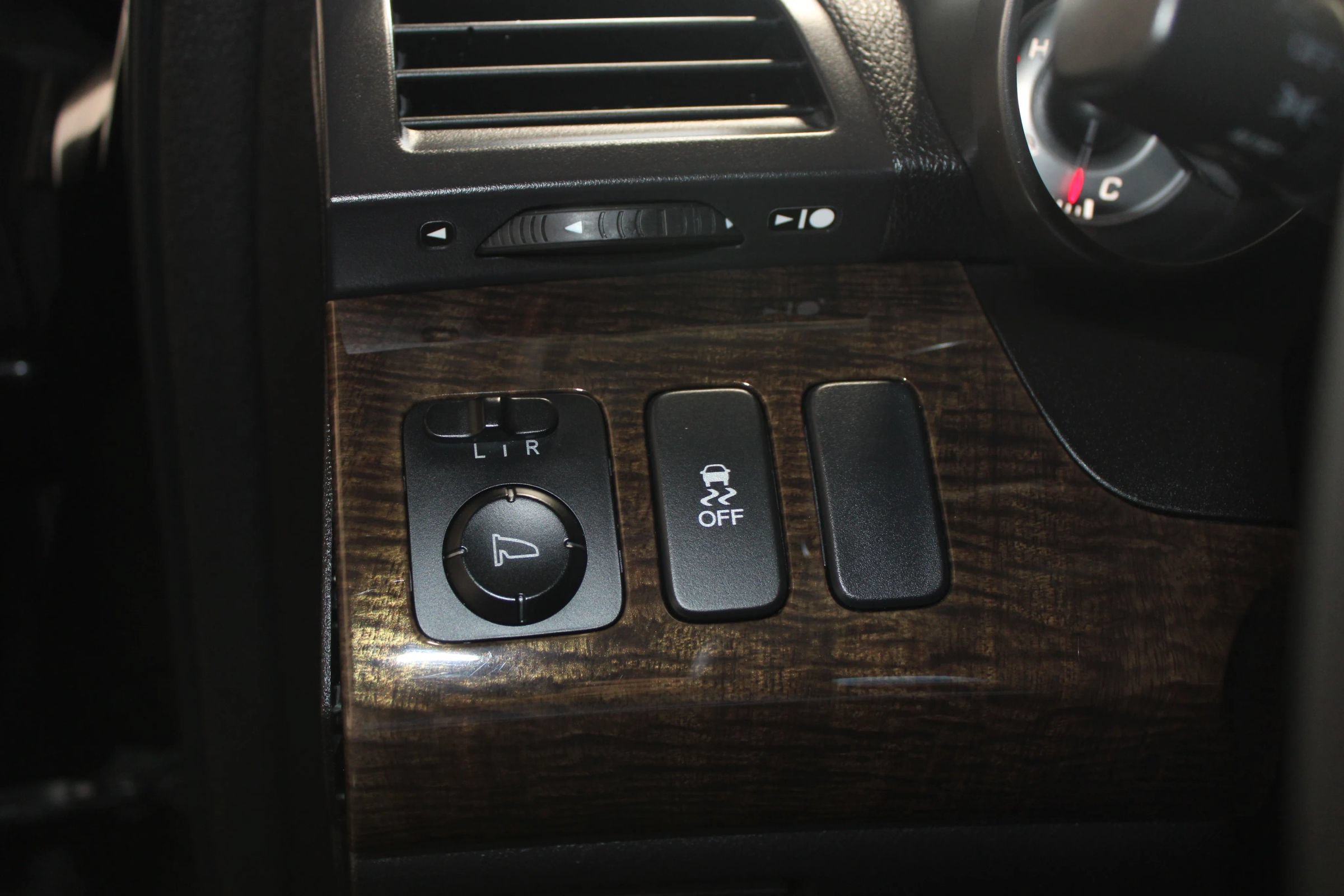 Used 2011 Acura MDX w/ Technology Package AWD/4WD image 10