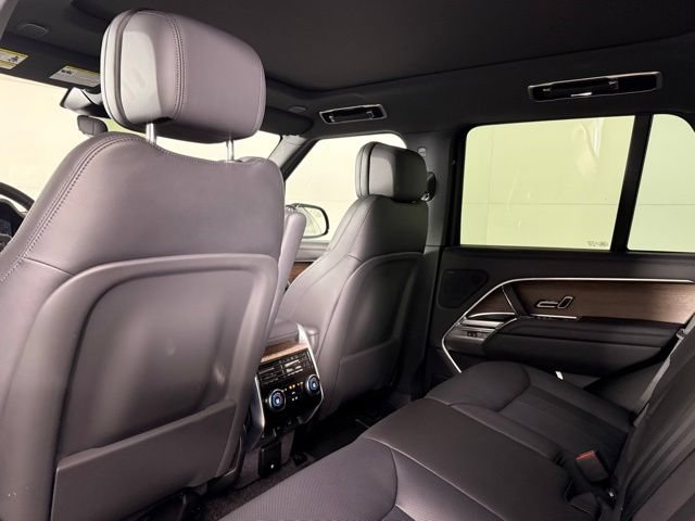 Used 2025 Land Rover Range Rover SE AWD/4WD image 24