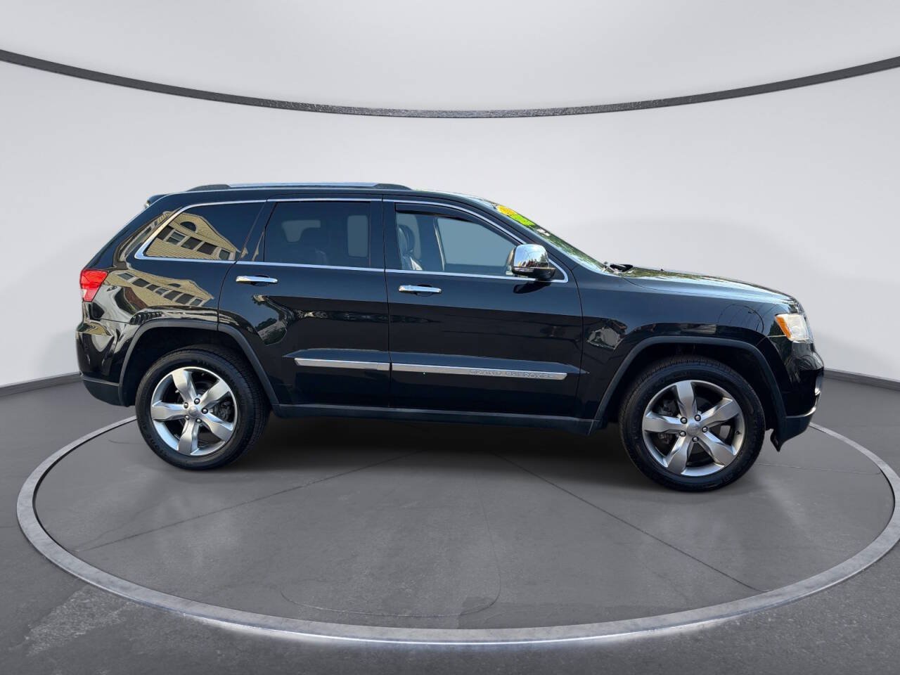 Used 2012 Jeep Grand Cherokee Overland AWD/4WD image 5