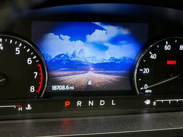 Used 2023 Ford Explorer XLT image 8