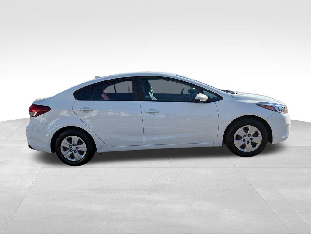 Certified 2017 Kia Forte LX image 4