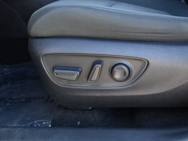 Used 2024 Toyota RAV4 XLE FWD image 17