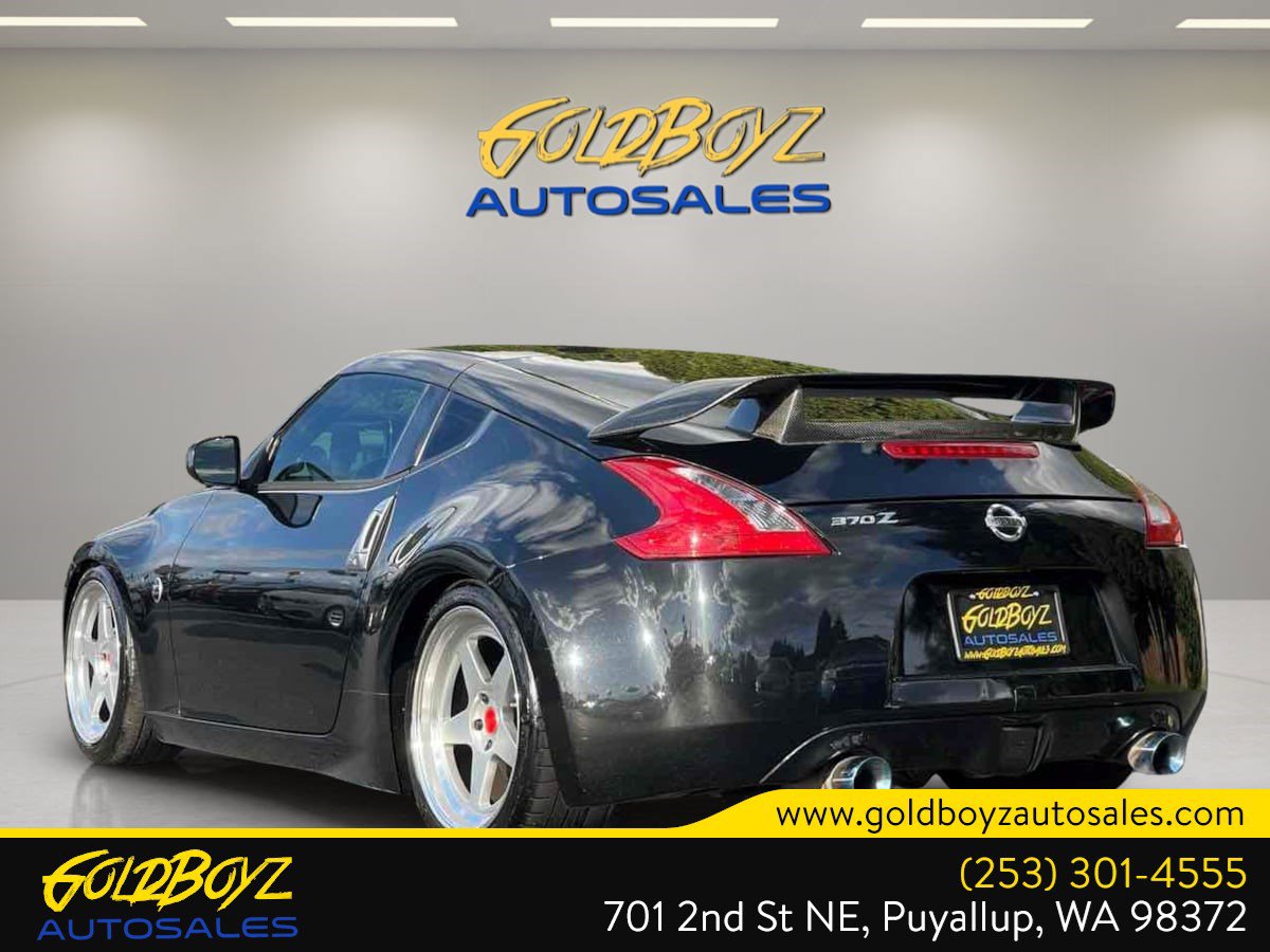 Used 2017 Nissan 370Z Coupe RWD image 6