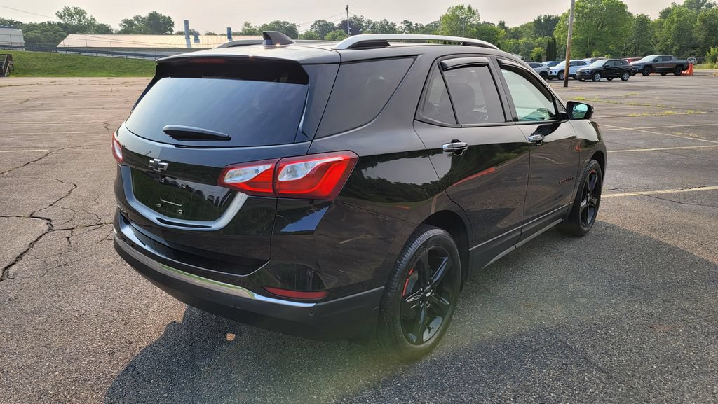 Used 2020 Chevrolet Equinox Premier w/ Premier Redline Edition FWD image 12