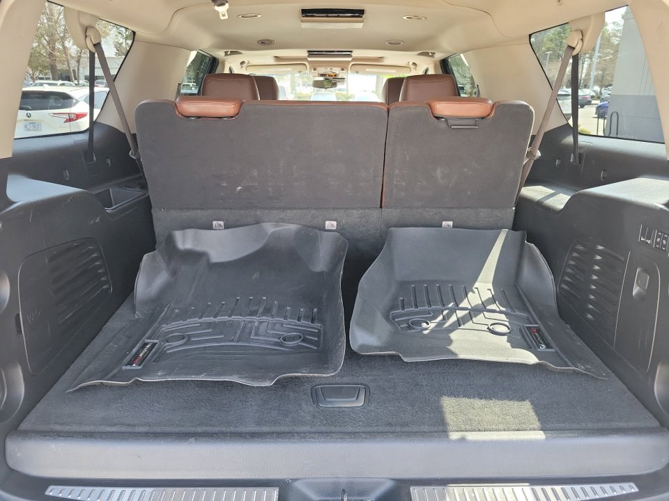 Used 2020 Cadillac Escalade ESV Premium Luxury image 15