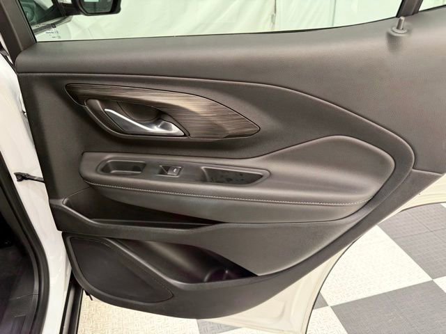 Used 2024 GMC Terrain SLE image 21