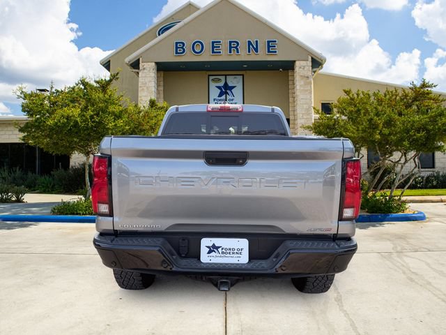 Used 2026 Chevrolet Colorado ZR2 w/ Technology Package AWD/4WD image 4