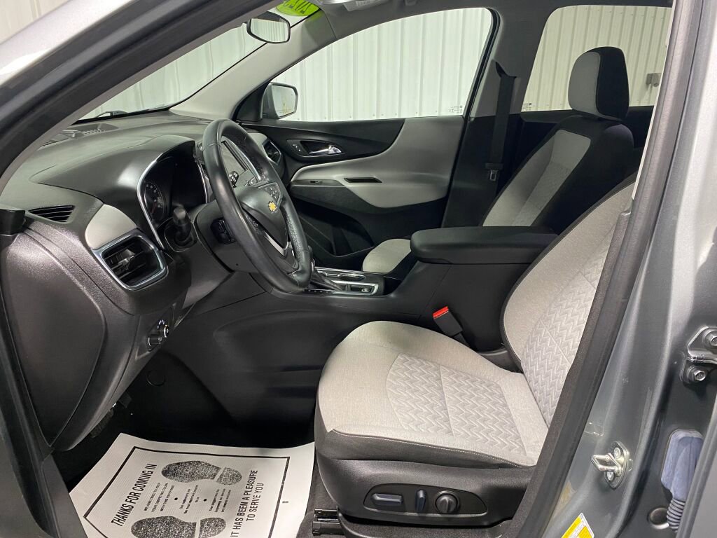 Used 2023 Chevrolet Equinox LT w/ Driver Convenience Package image 5