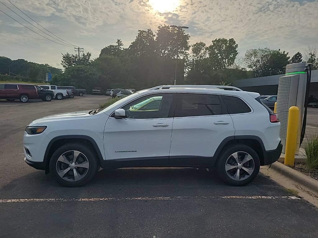 Used 2019 Jeep Cherokee Limited AWD/4WD image 13