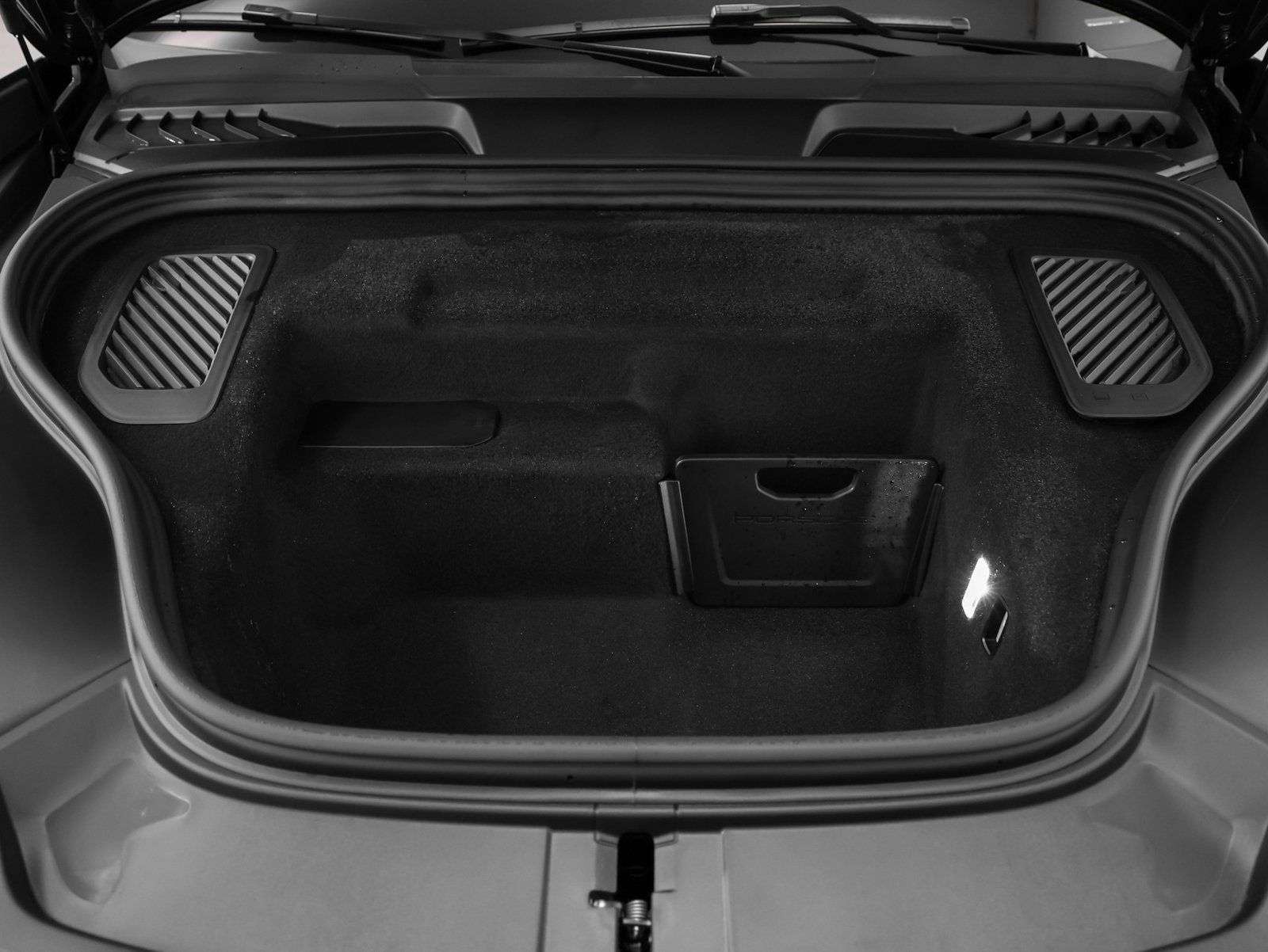 New 2025 Porsche Macan 4 Electric image 16