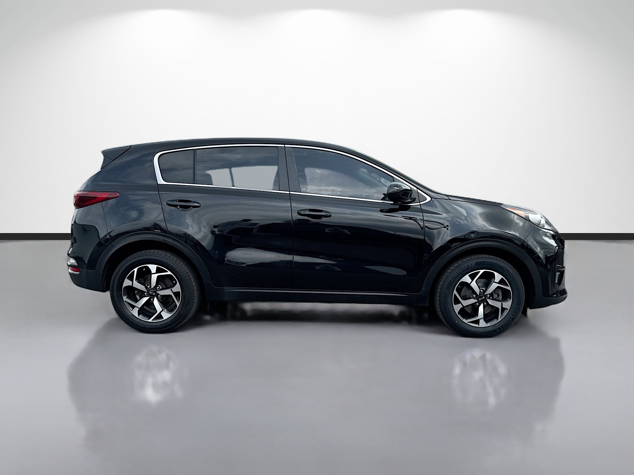 Used 2021 Kia Sportage LX FWD image 2