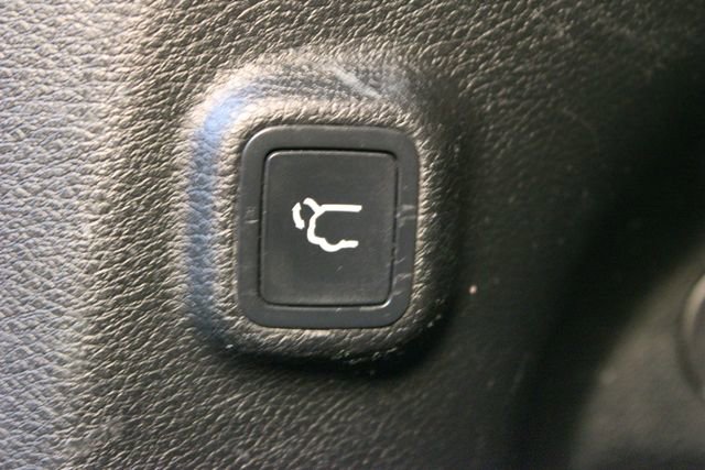 Used 2019 Jeep Cherokee Trailhawk AWD/4WD image 16