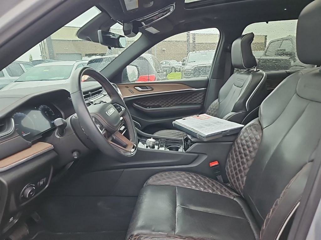 Used 2023 Jeep Grand Cherokee L Summit w/ Advanced Protech Group IV image 16