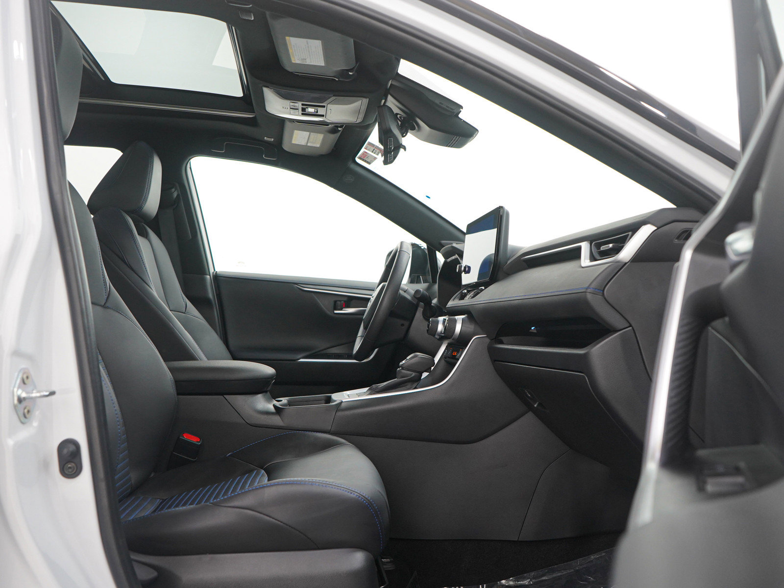 Used 2024 Toyota RAV4 XSE w/ Advanced Technology Package image 11