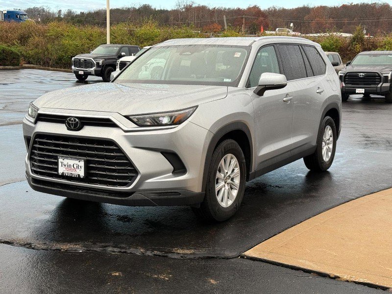 Certified 2025 Toyota Grand Highlander AWD image 9
