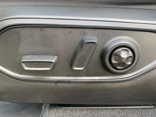 Used 2022 Jeep Grand Cherokee L Limited w/ Luxury Tech Group II image 14