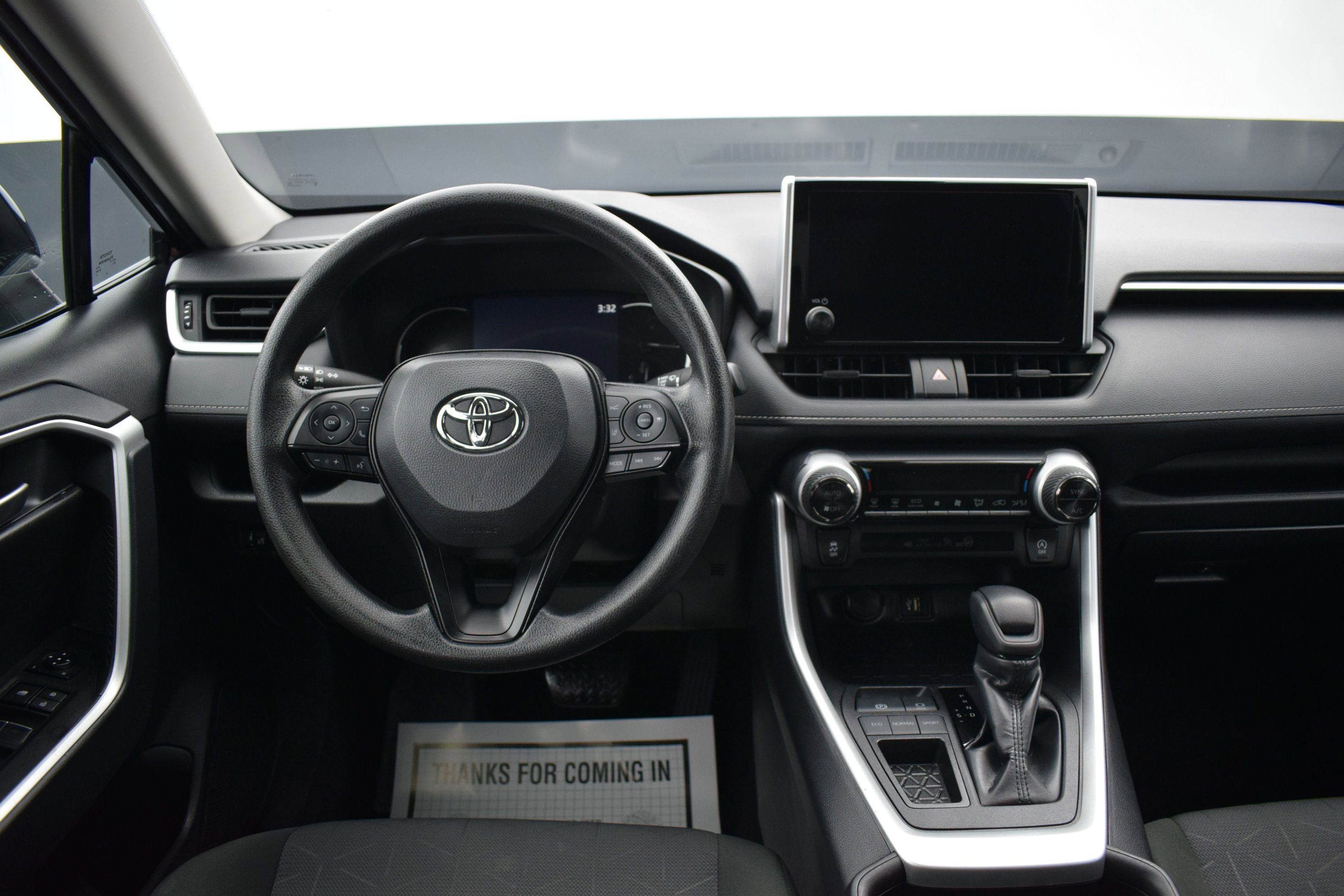 Used 2025 Toyota RAV4 XLE FWD image 14