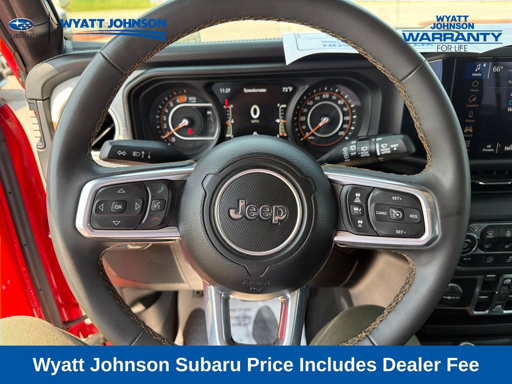Used 2025 Jeep Wrangler Unlimited Sahara AWD/4WD image 23