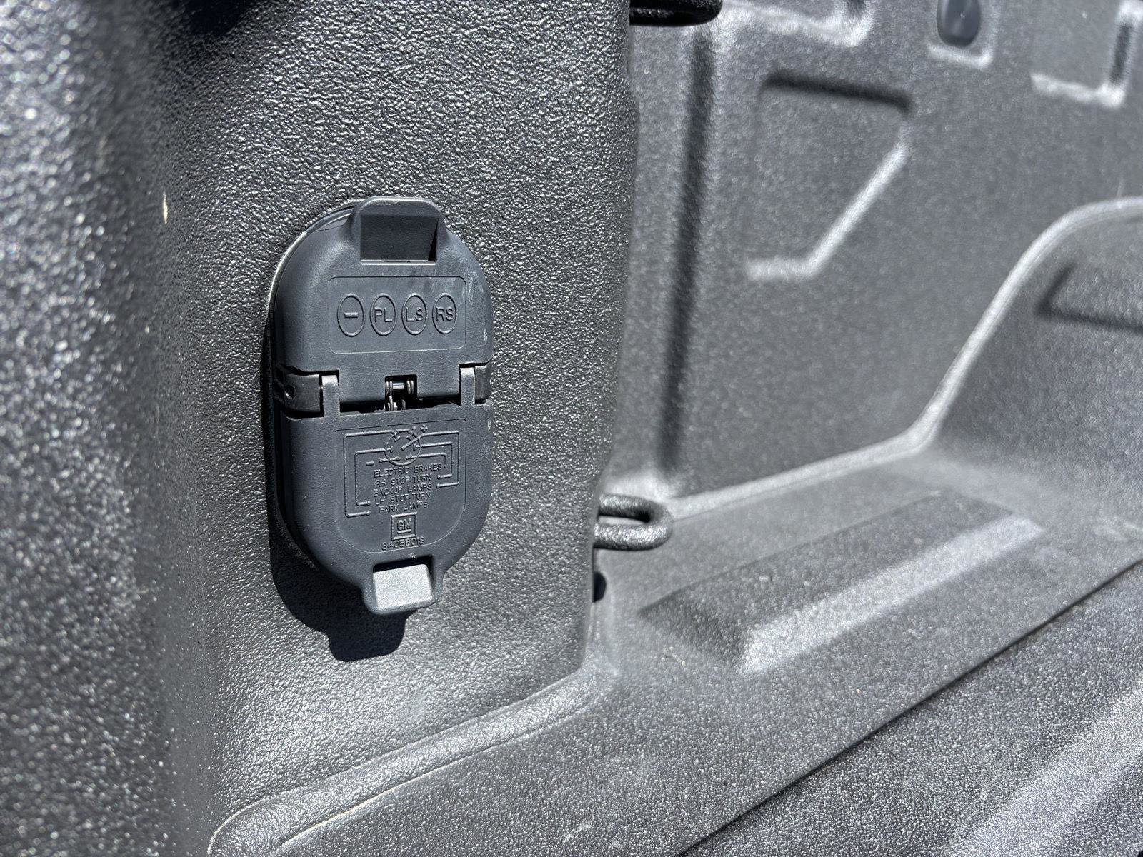 Used 2025 Chevrolet Silverado 2500 Custom w/ Custom Value Package image 23