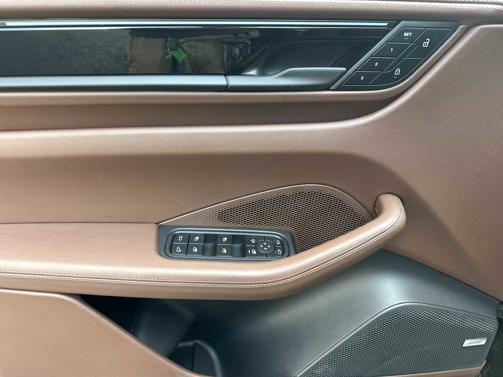 Certified 2025 Porsche Macan Electric RWD image 12
