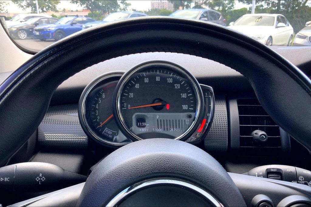 Used 2018 MINI Cooper 4-Door Hardtop image 19