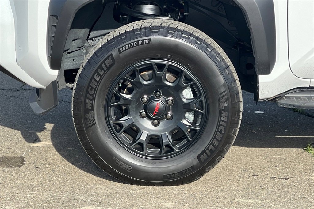 Certified 2025 Toyota 4Runner TRD Off-Road Premium image 27