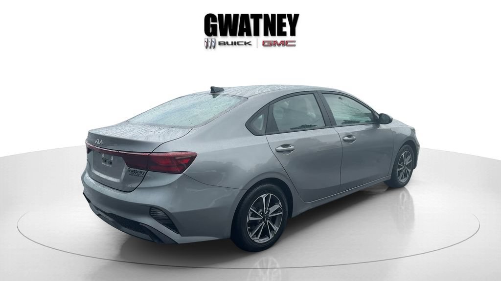 Used 2023 Kia Forte LXS FWD image 3