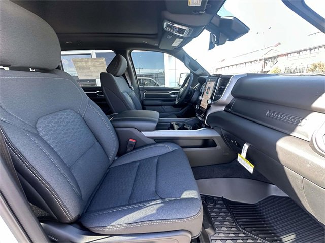 New 2026 RAM 1500 4x4 Crew Cab image 34