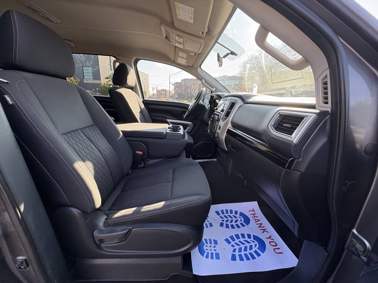 Used 2018 Nissan Titan SV AWD/4WD image 40
